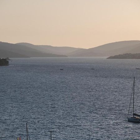 Brand New Aparment With Sea View & Swimming Pool At Ciovo - Villa Fiorentini Trogir Zewnętrze zdjęcie