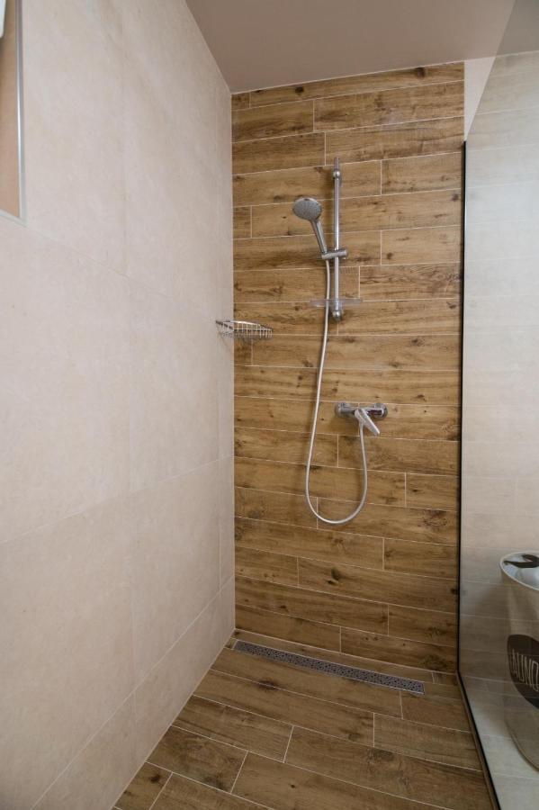 Brand New Aparment With Sea View & Swimming Pool At Ciovo - Villa Fiorentini Trogir Zewnętrze zdjęcie