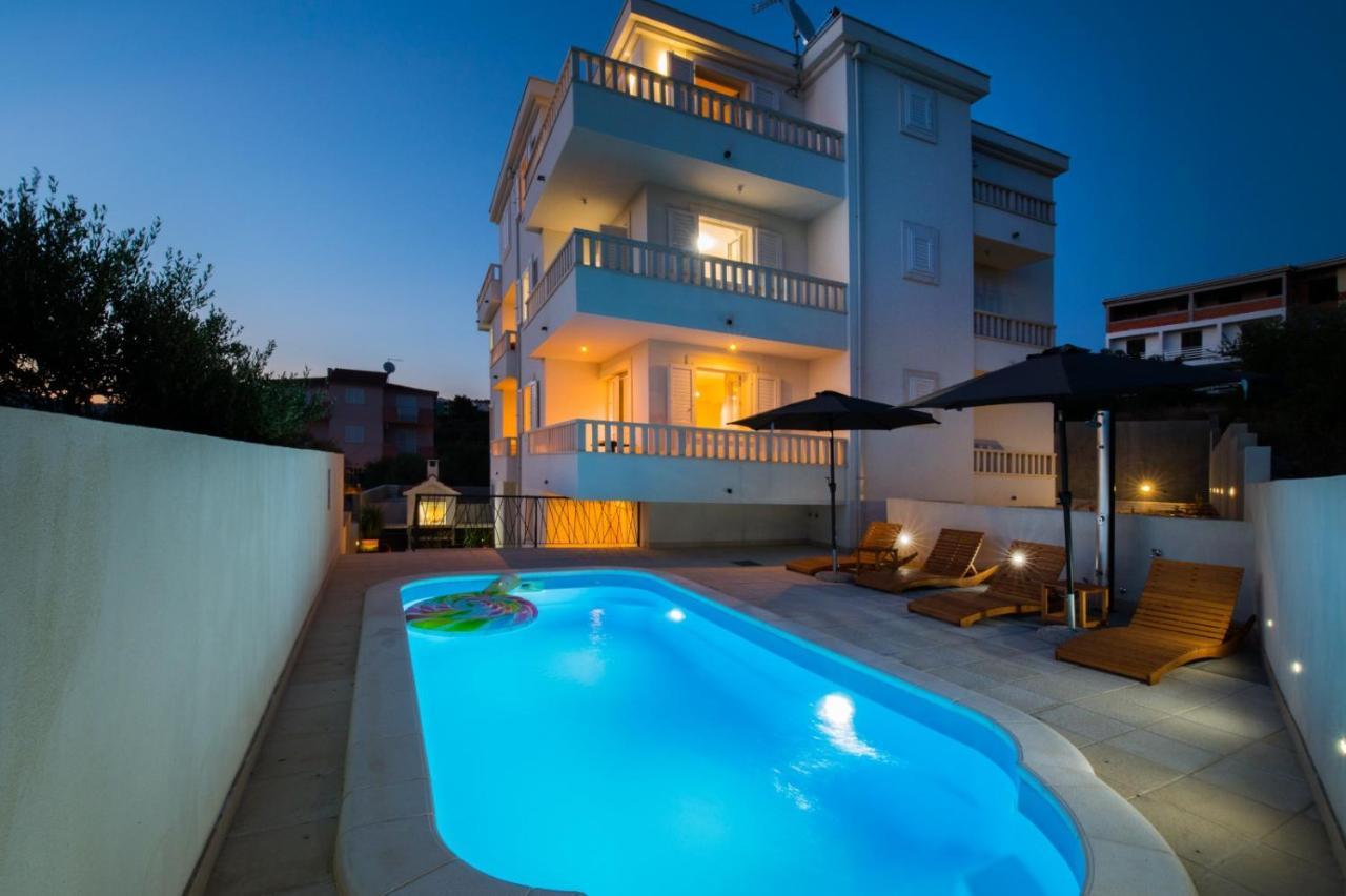 Brand New Aparment With Sea View & Swimming Pool At Ciovo - Villa Fiorentini Trogir Zewnętrze zdjęcie