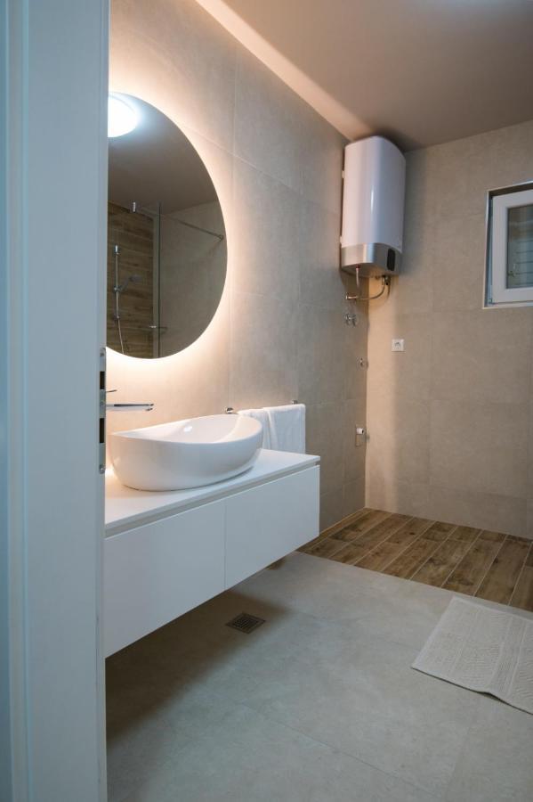 Brand New Aparment With Sea View & Swimming Pool At Ciovo - Villa Fiorentini Trogir Zewnętrze zdjęcie