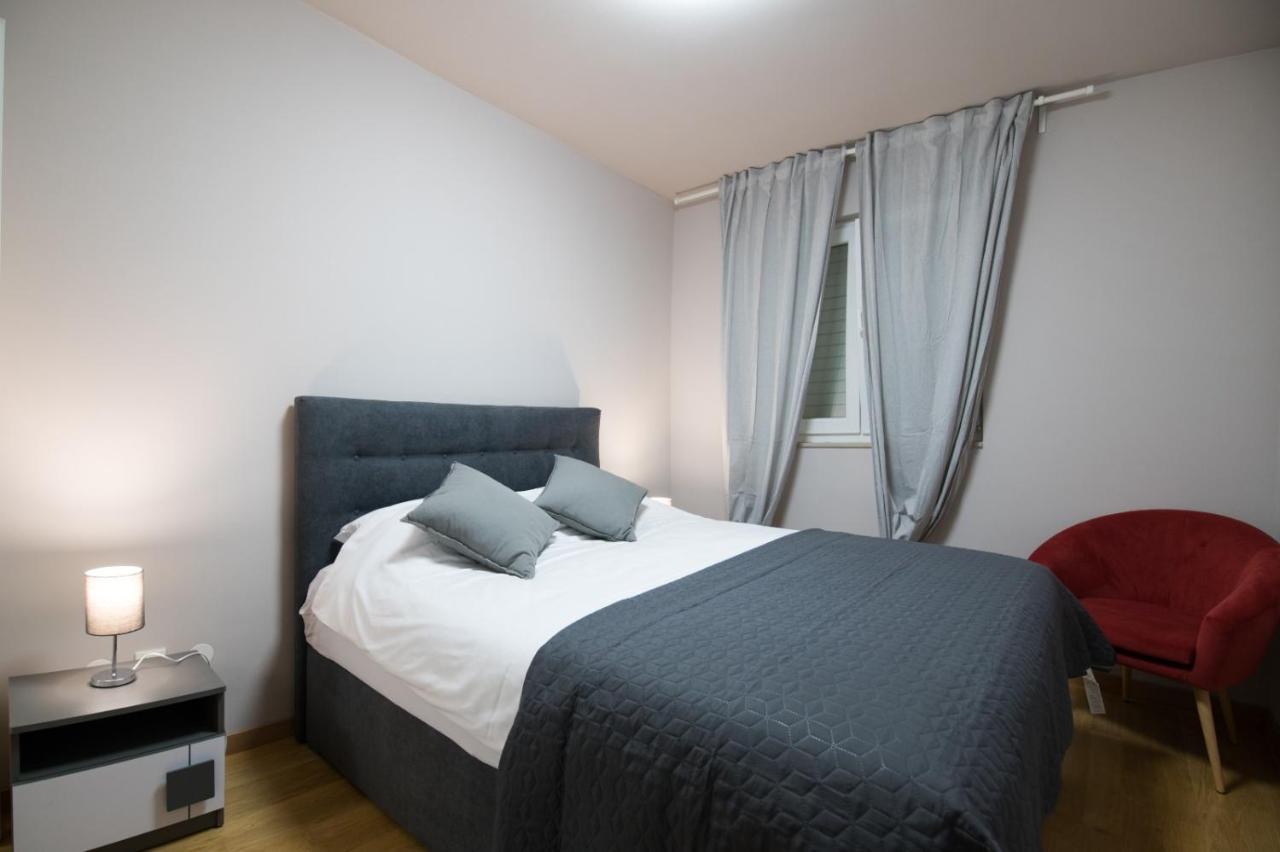 Brand New Aparment With Sea View & Swimming Pool At Ciovo - Villa Fiorentini Trogir Zewnętrze zdjęcie